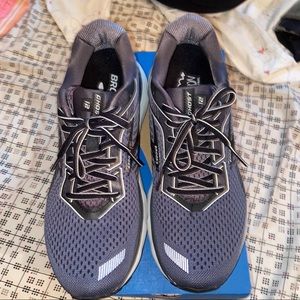 brooks running shoes - ghost 12